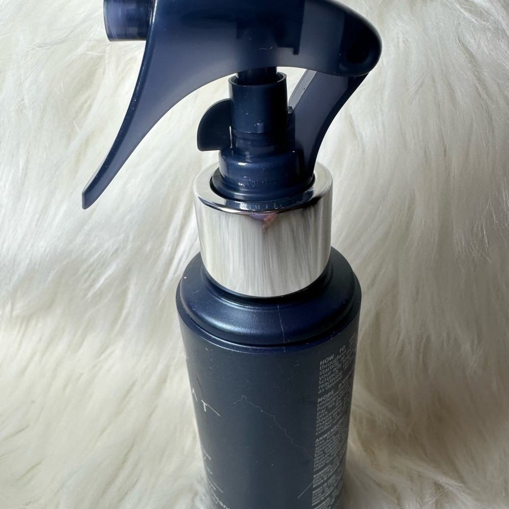 Monat Curl Perfection Refresh Spray (New Release) - Picture 2 of 5